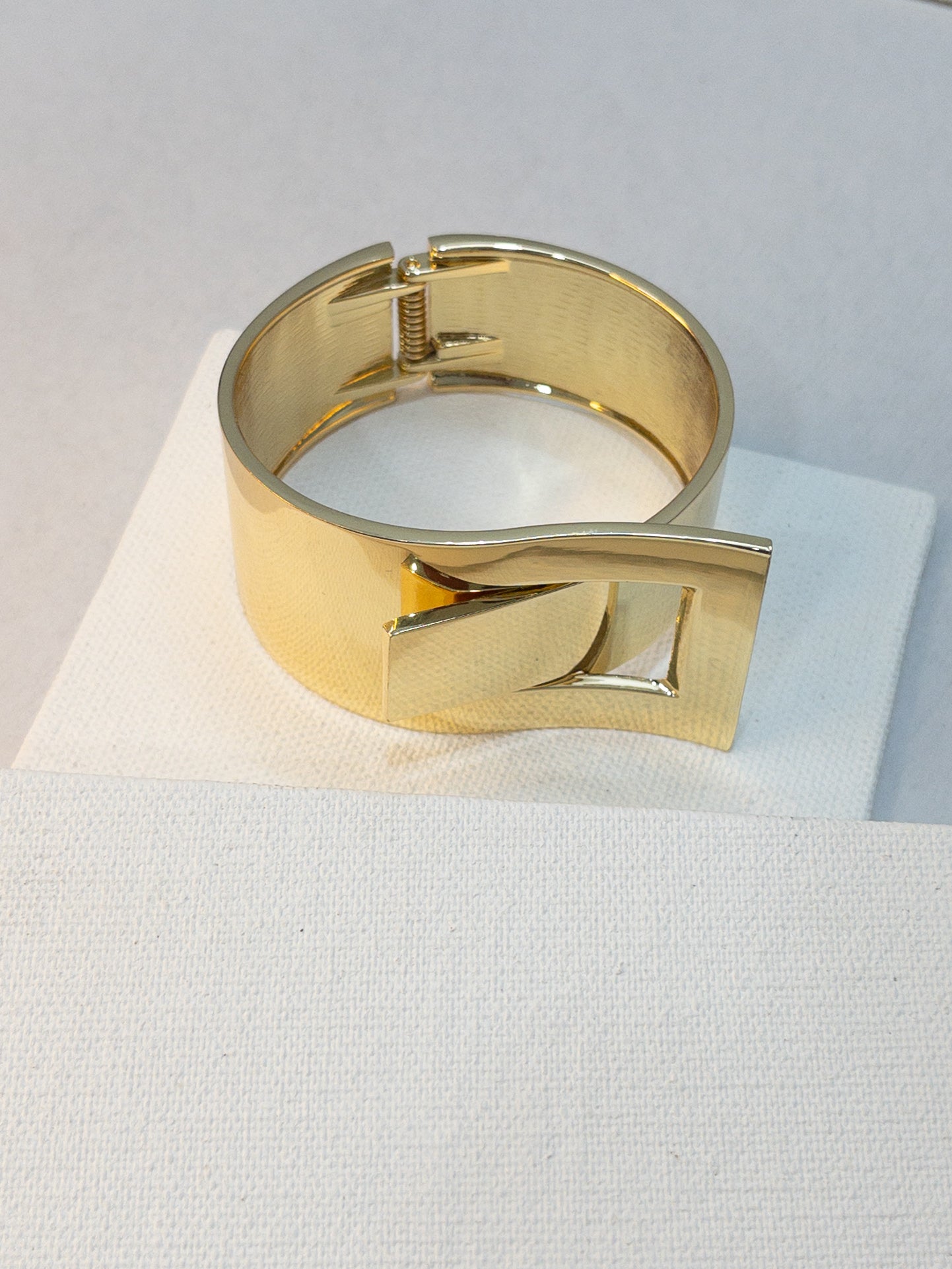 Buckle Chunky Bracelet