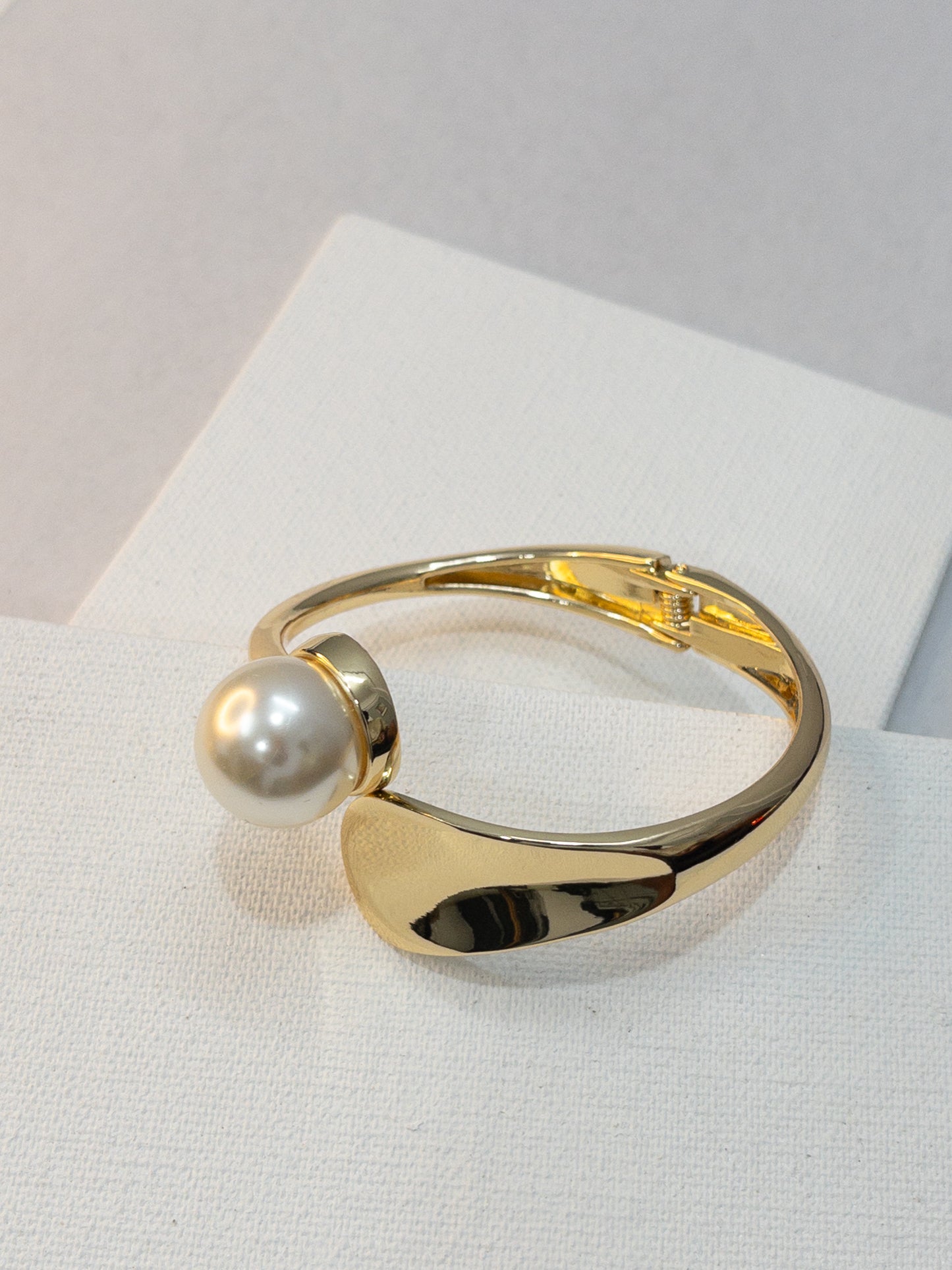 Magnificent Pearl Chunky Bracelet