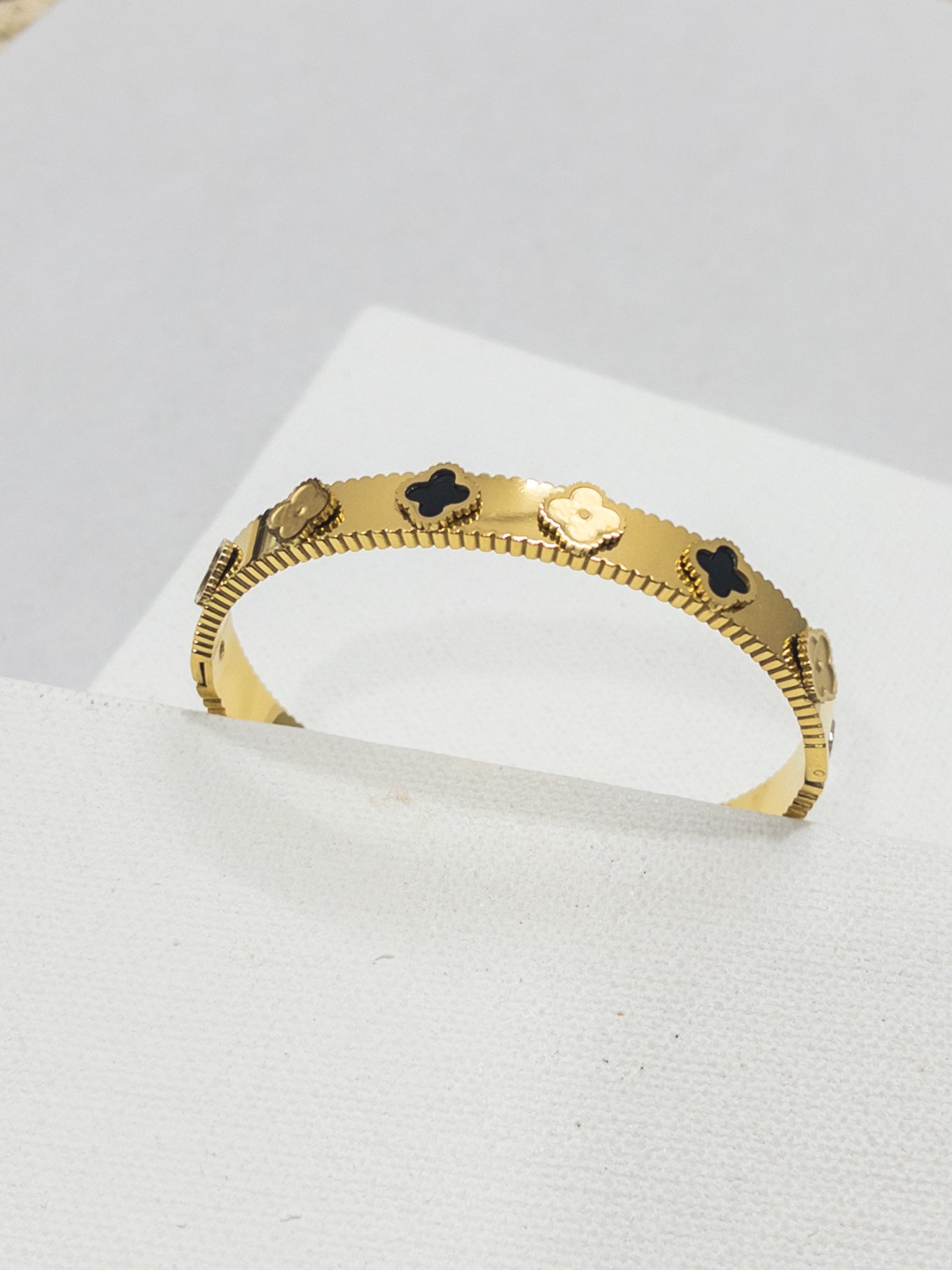 Black & Gold Clover Bracelet