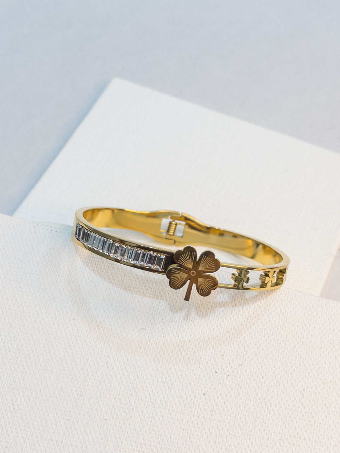 Leafy Zircon diamond Bracelet