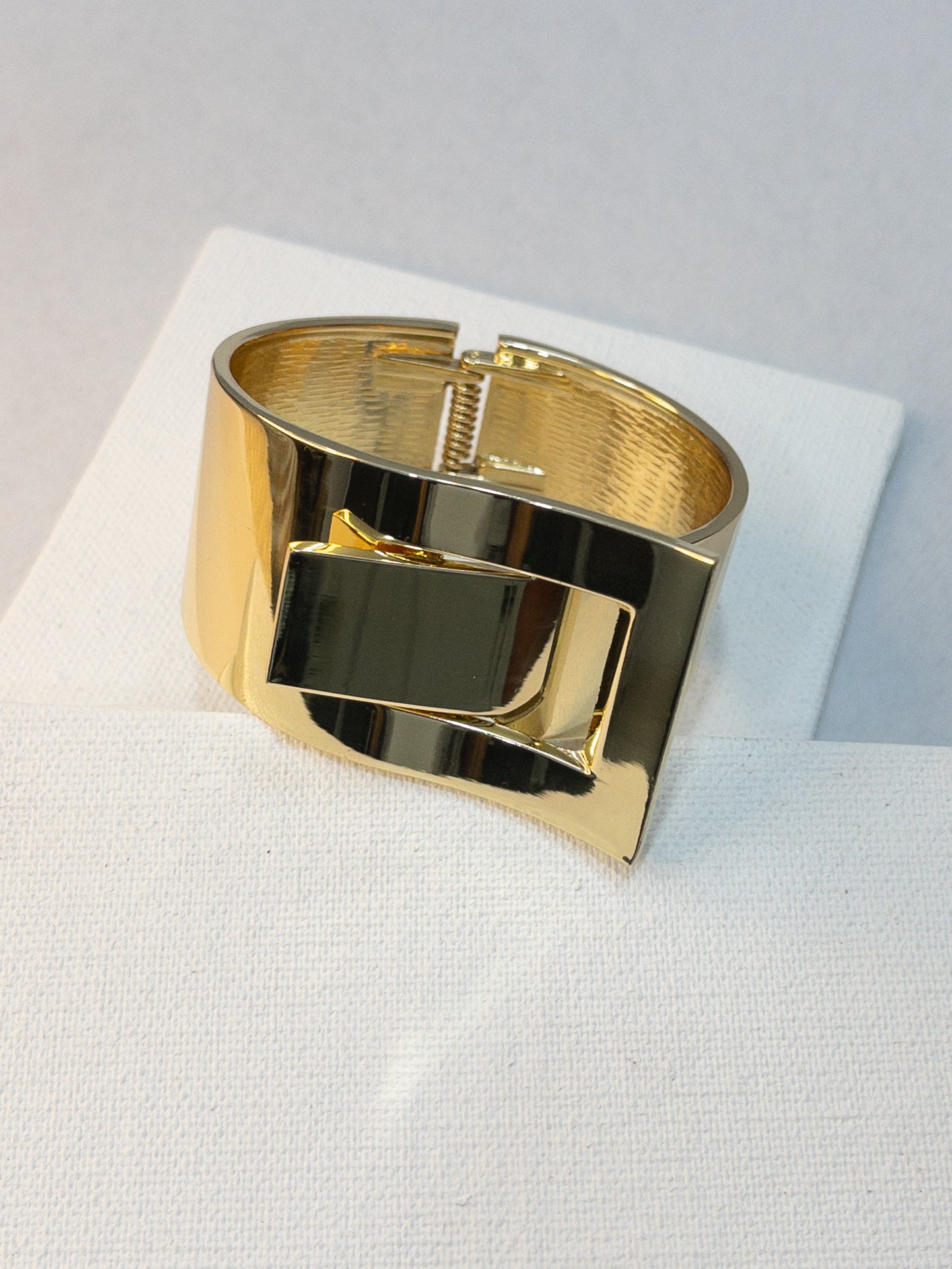Buckle Chunky Bracelet