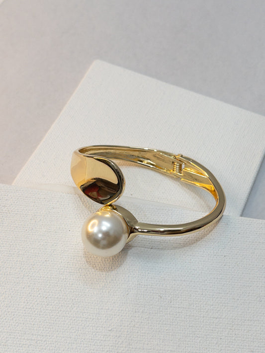 Magnificent Pearl Chunky Bracelet