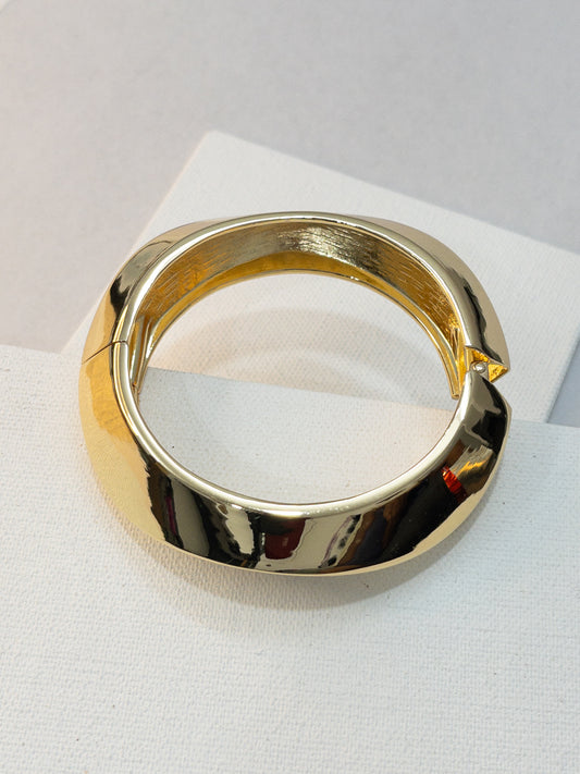 Curvy Round Chunky Bracelet