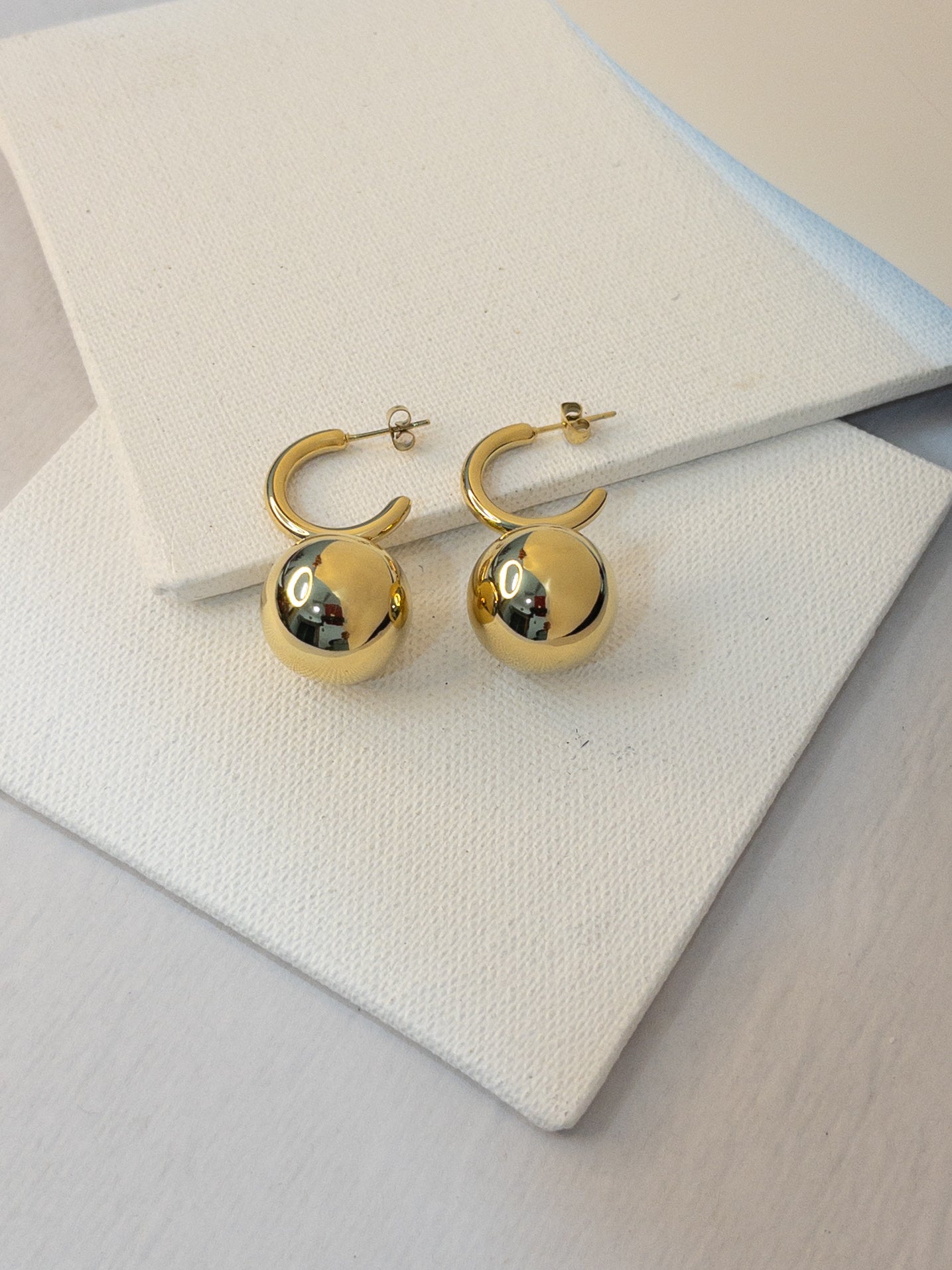 Hoopy drop Earrings